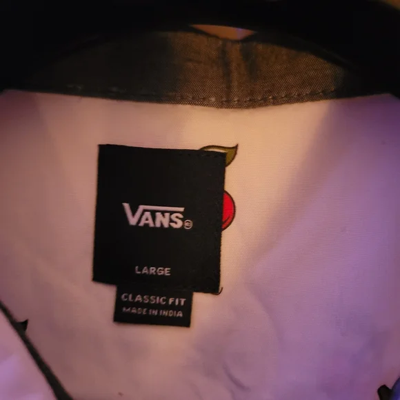 Shirt - Picture 2 of 4